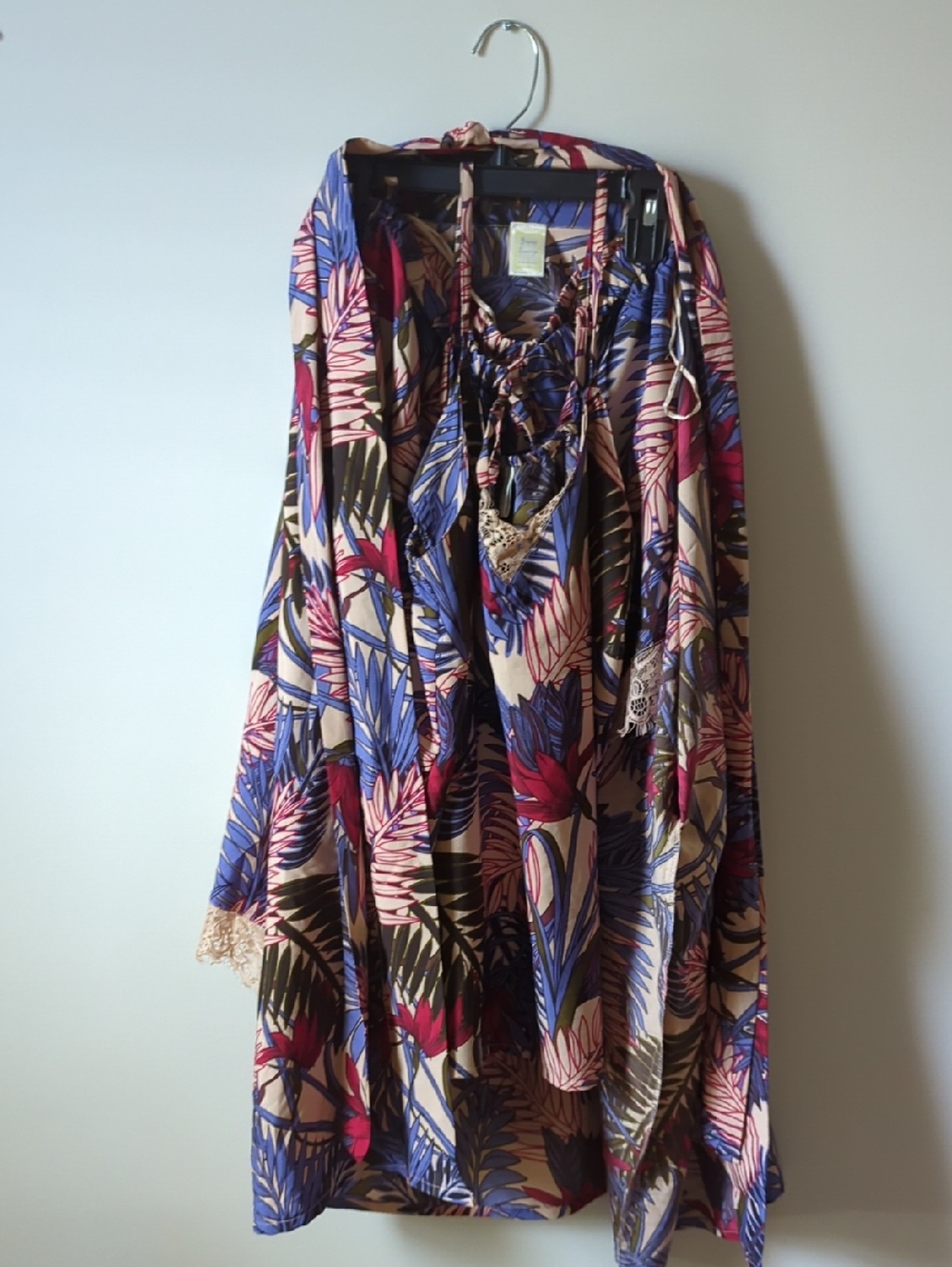 Japna Blue and Red Three-Piece Tropical Print Lounge Set